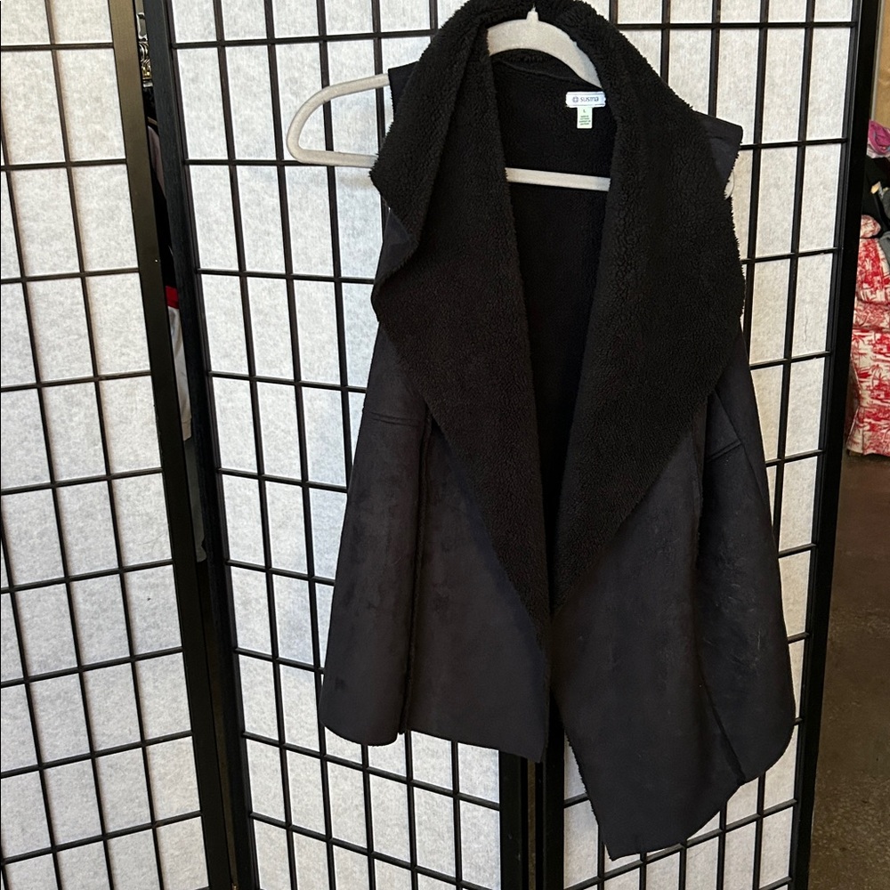 Susina Black Textured Vest